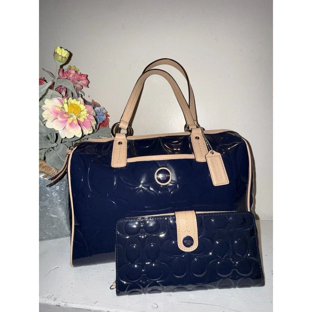 Coach Authentic Signature Embossed Patent Blue Peyton Shoulder Bag Purse F25189